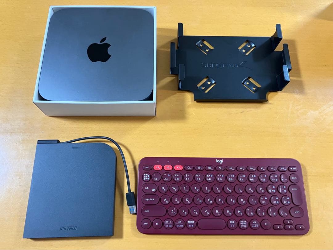 Apple Mac mini(2018) core i3 おまけ付き