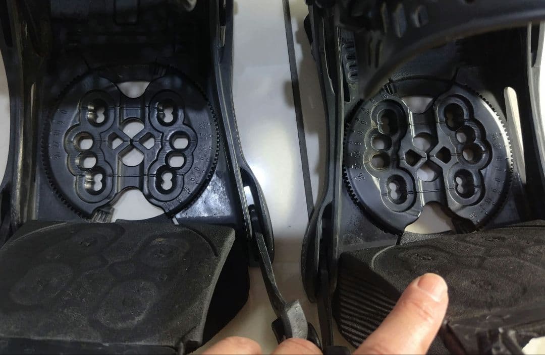 BURTON　マラビータ メンズ用スノーボードビンディング Sサイズ