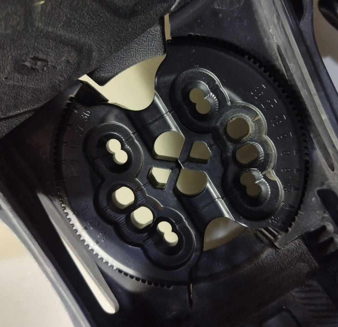 BURTON　マラビータ メンズ用スノーボードビンディング Sサイズ