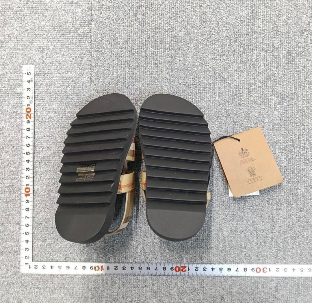 BURBERRY ベージュ ブラック サンダル