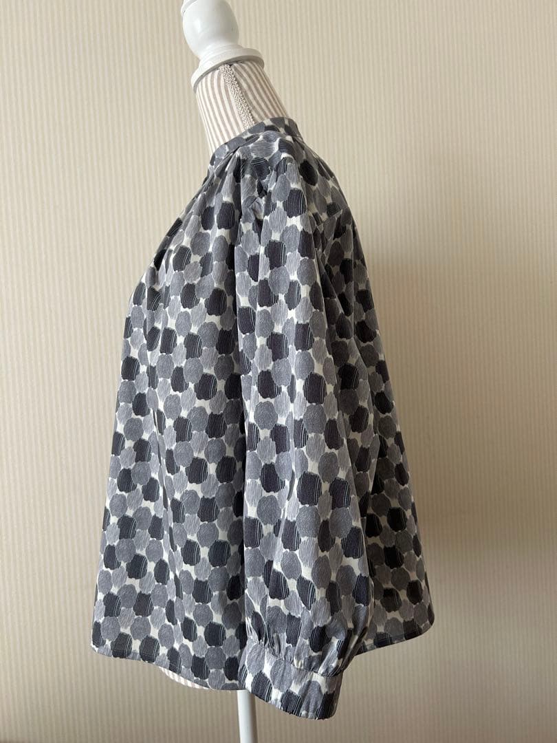 ハンドメイド　リバティタナローン生地使用バンドカラーブラウス