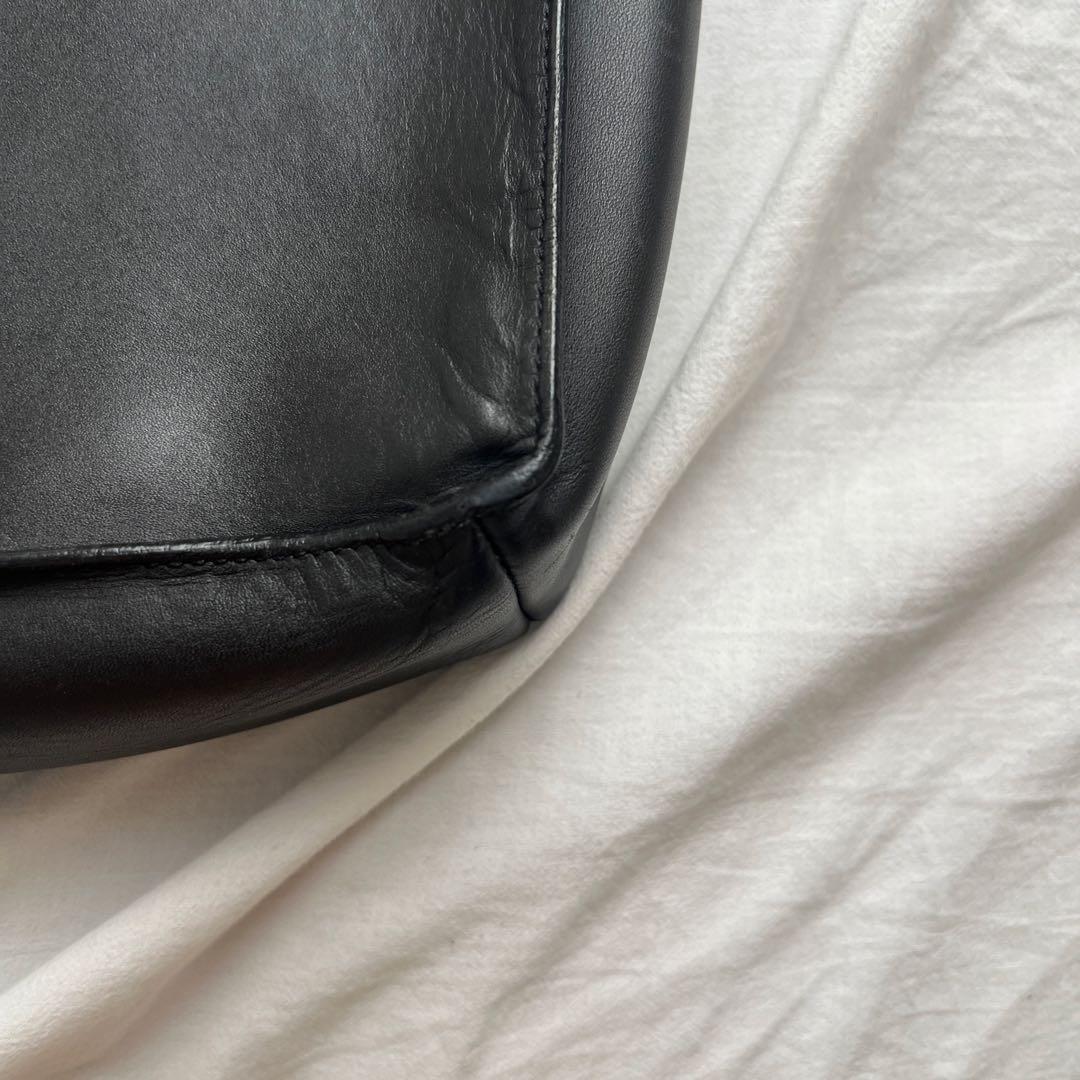 バッグ PRADA leather messenger bag black
