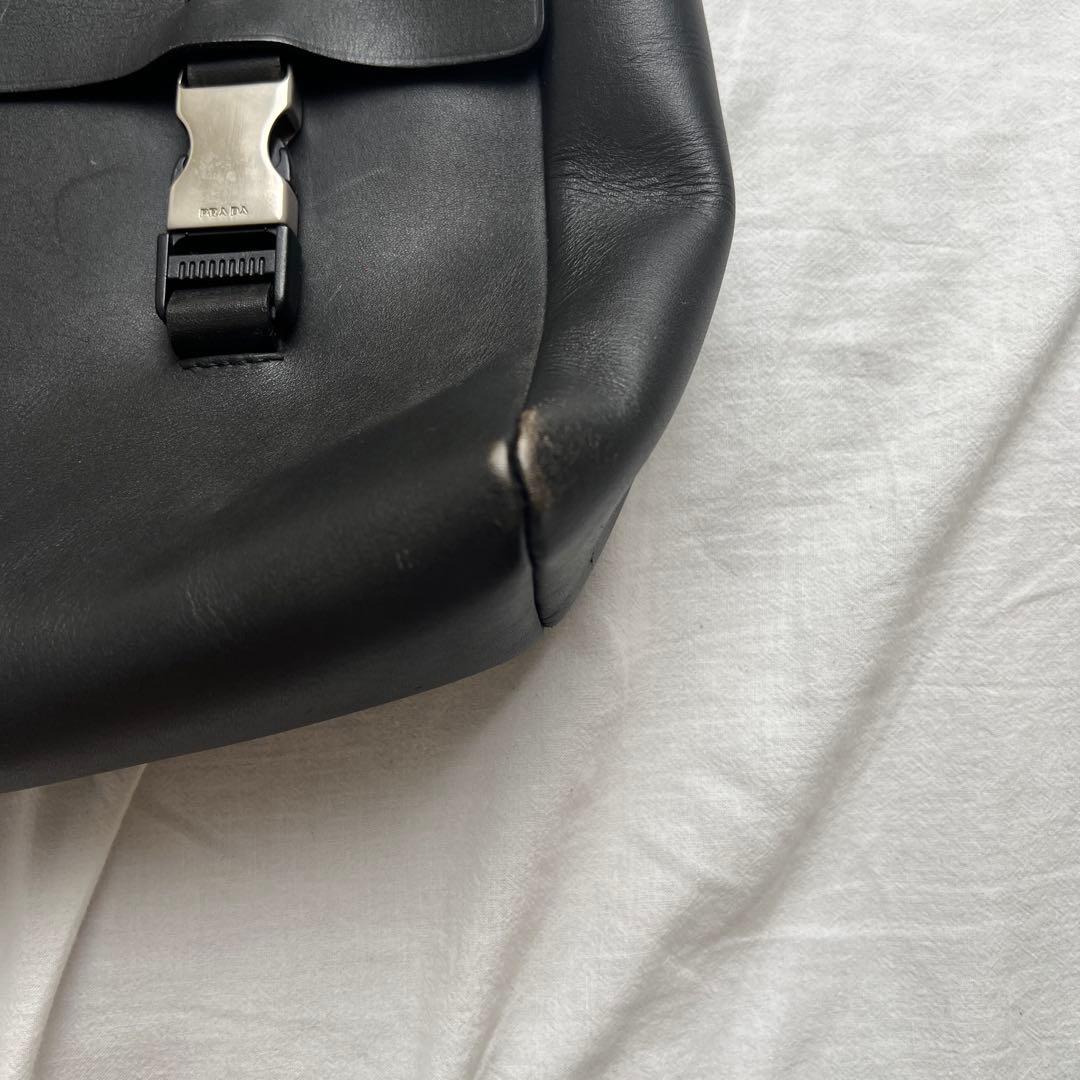 バッグ PRADA leather messenger bag black