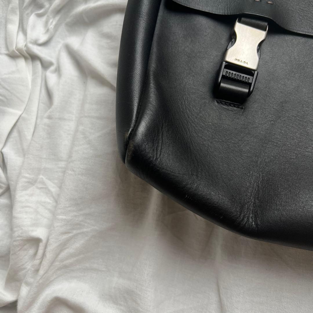 バッグ PRADA leather messenger bag black