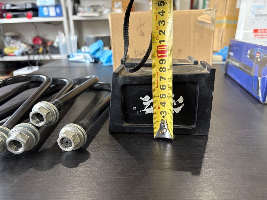 ハイエース　玄武　ローダウンブロック　3インチ