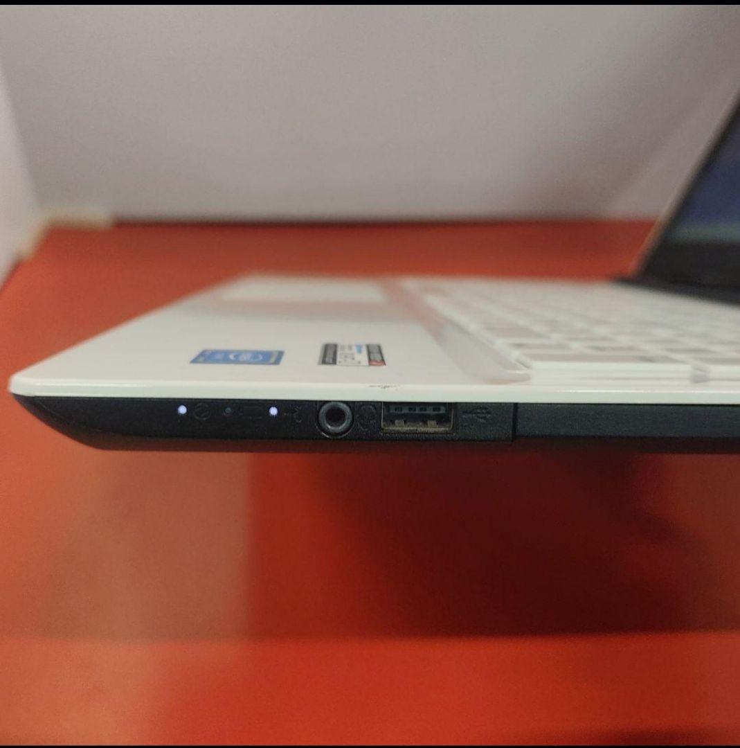 NEC 爆速SSD Windows11 ノートパソコン 極美品