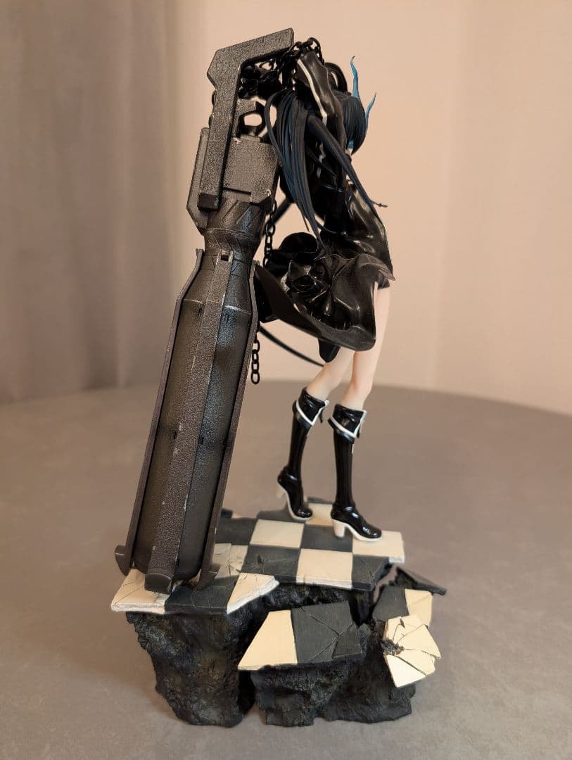 ブラック★ロックシューター 1/8スケールフィギュア