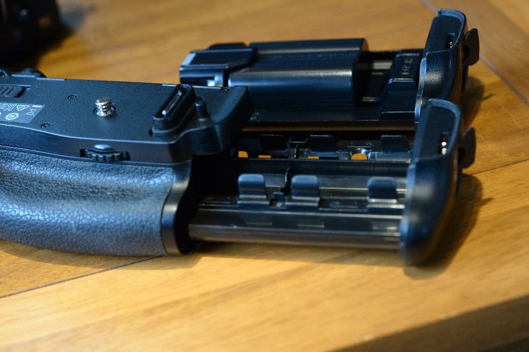 ニコンD750, バッテリーパック、28～300mmズームレンズその他一式セット