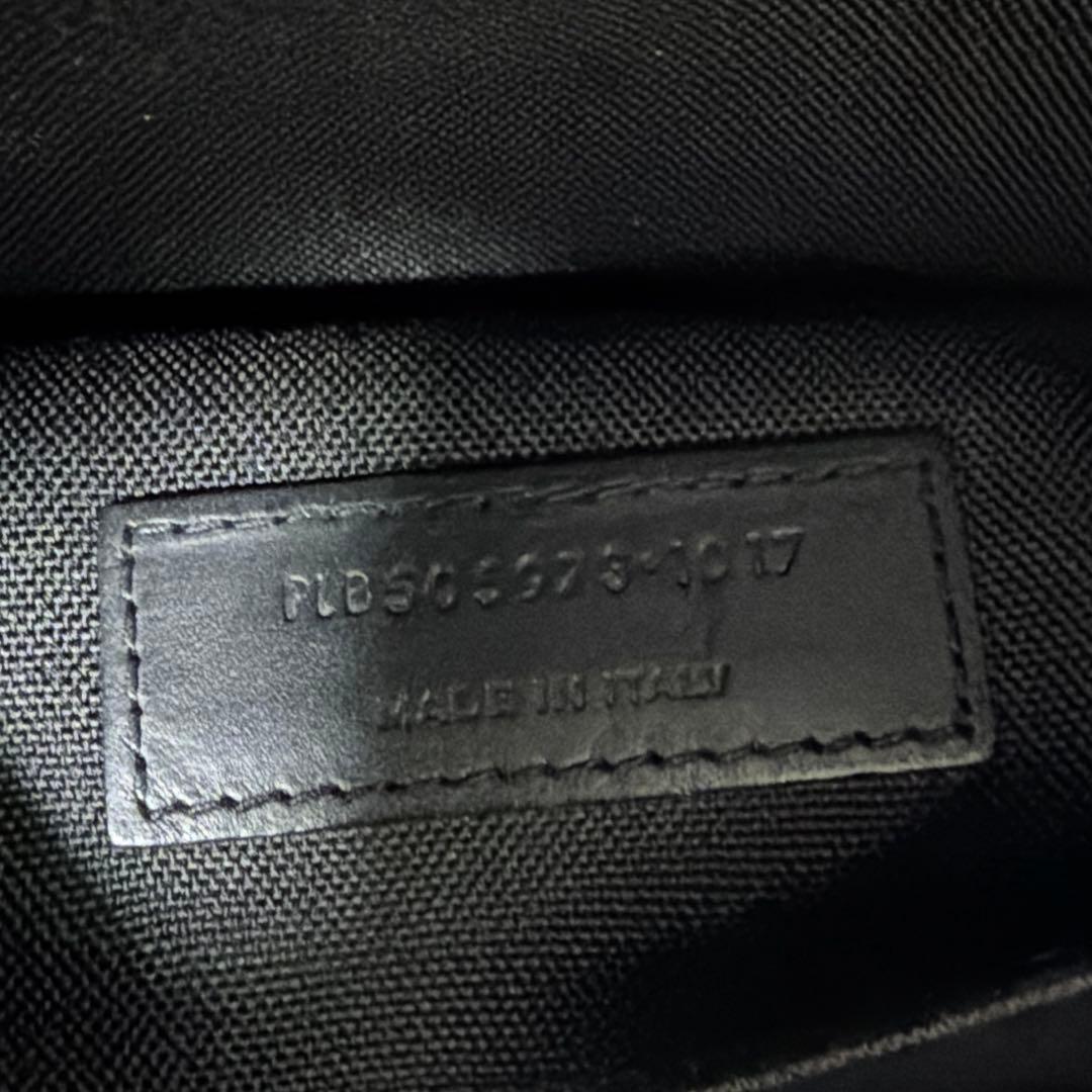 【美品】サンローランパリ　ボディバッグ　ロゴプレート　レザー　シルバー金具　黒