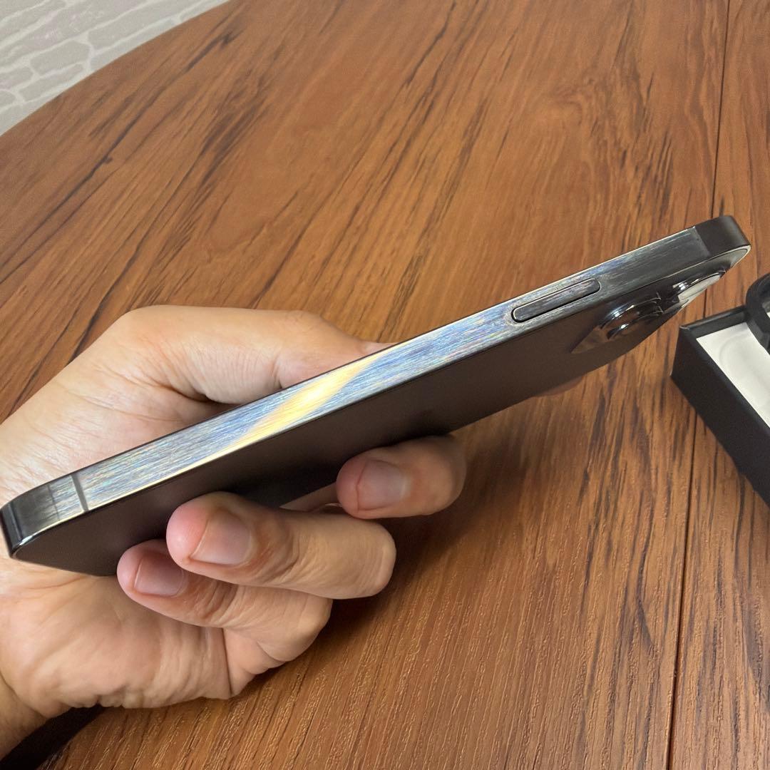 Apple iPhone 12Pro 256GB 本体　au