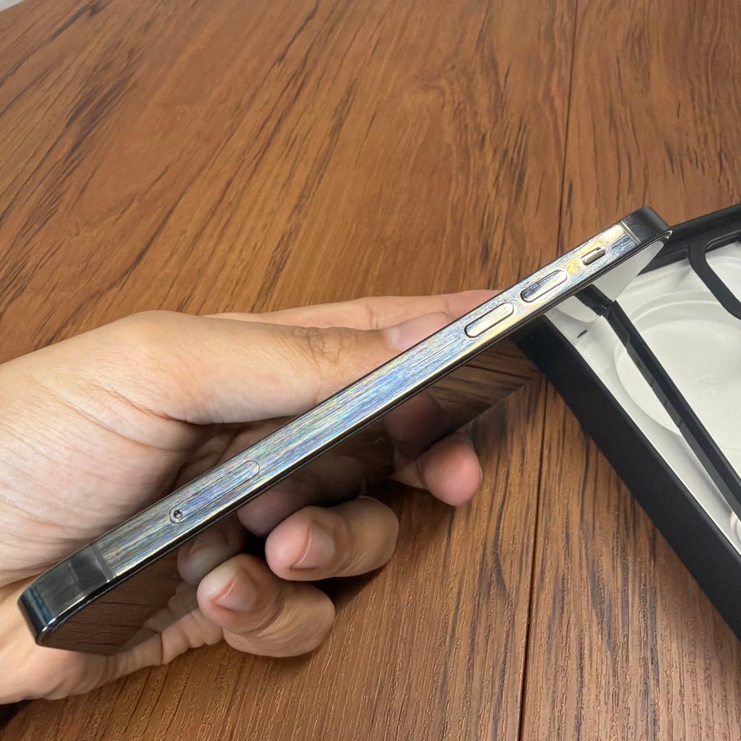 Apple iPhone 12Pro 256GB 本体　au