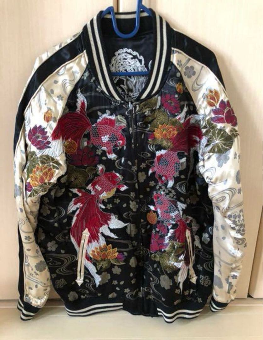 とてもハンサム。希少　リバーシブルスカジャン　金魚　鷲　虎　刺繍