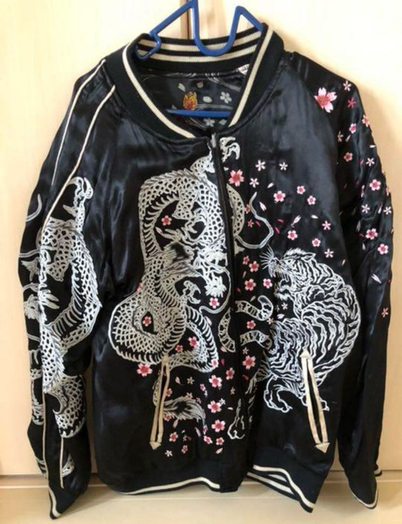 とてもハンサム。希少　リバーシブルスカジャン　金魚　鷲　虎　刺繍