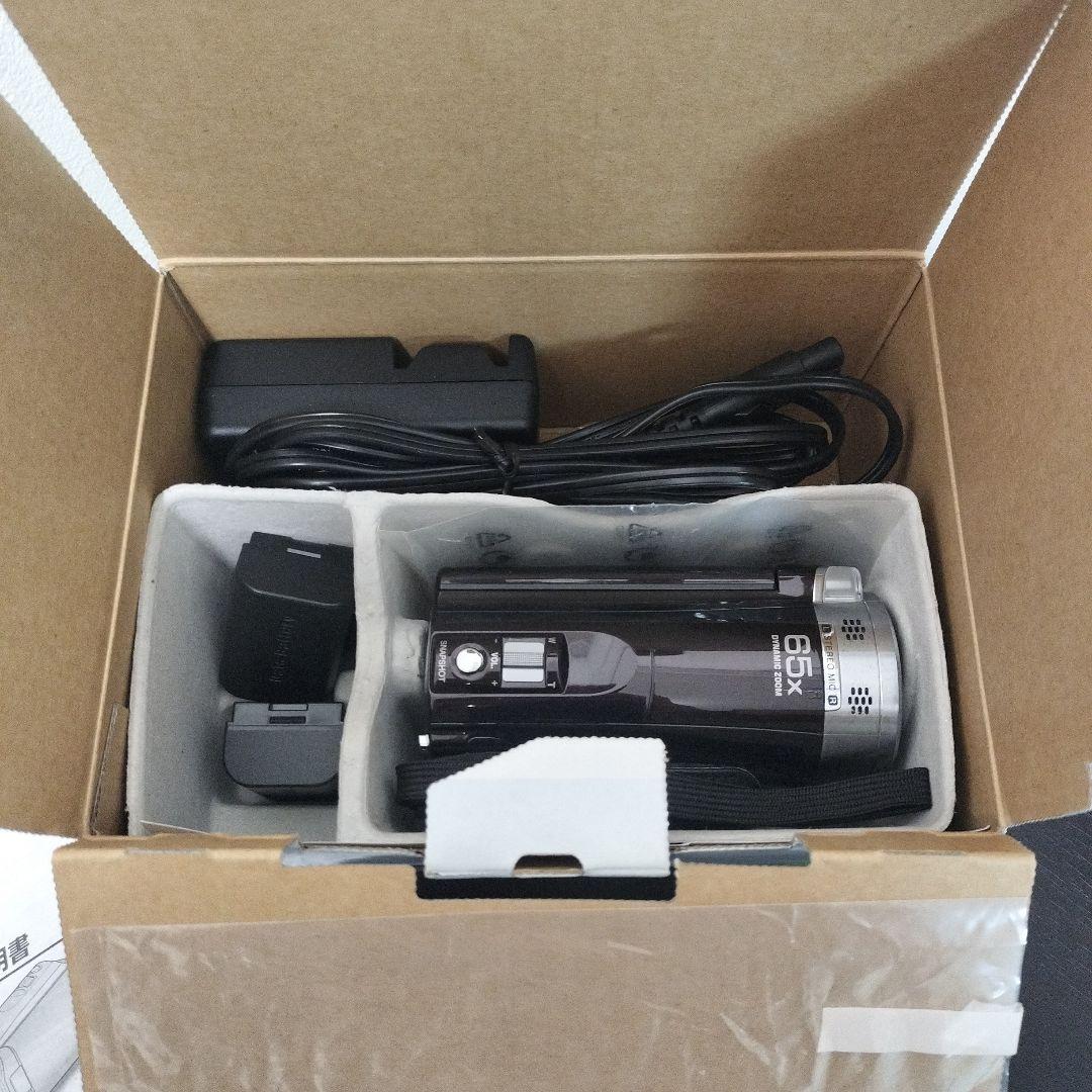 ビデオカメラ JVC Everio GZ-E565