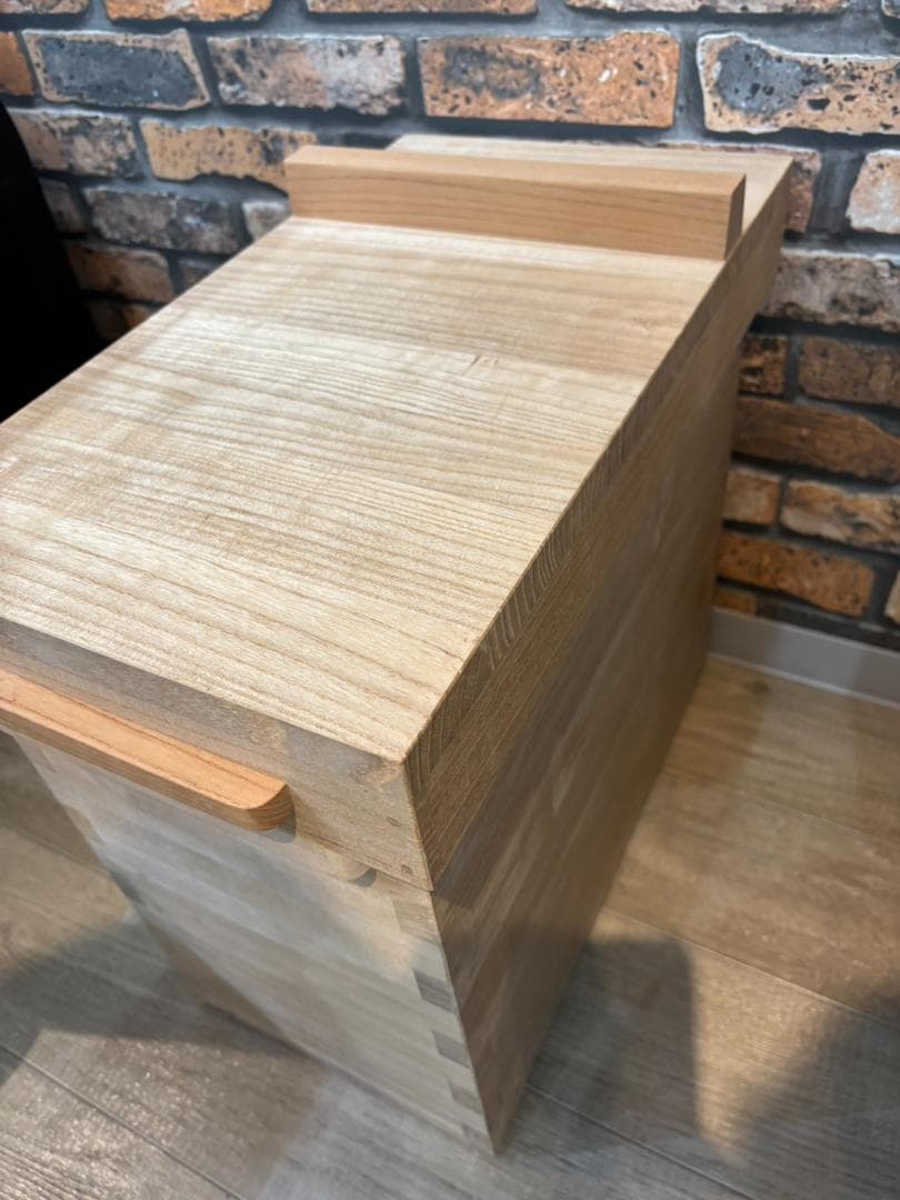 未使用品 新潟県製 越後米蔵 日本桐米びつ 30Kg用