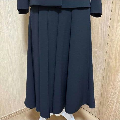 購入価格10万　11号サイズもOK マックスマーラスーツ