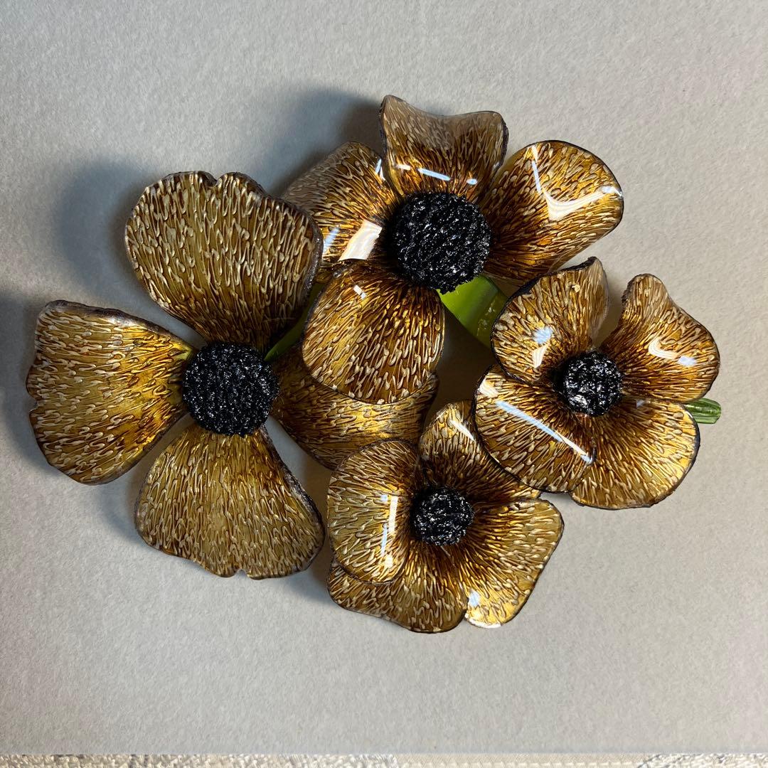 アビステ　フランス製花びらモチーフブローチ