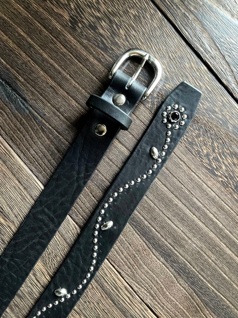 スタッズナローロングベルト　2.4cmシルバーシボ　フラワー　HTC CALEE