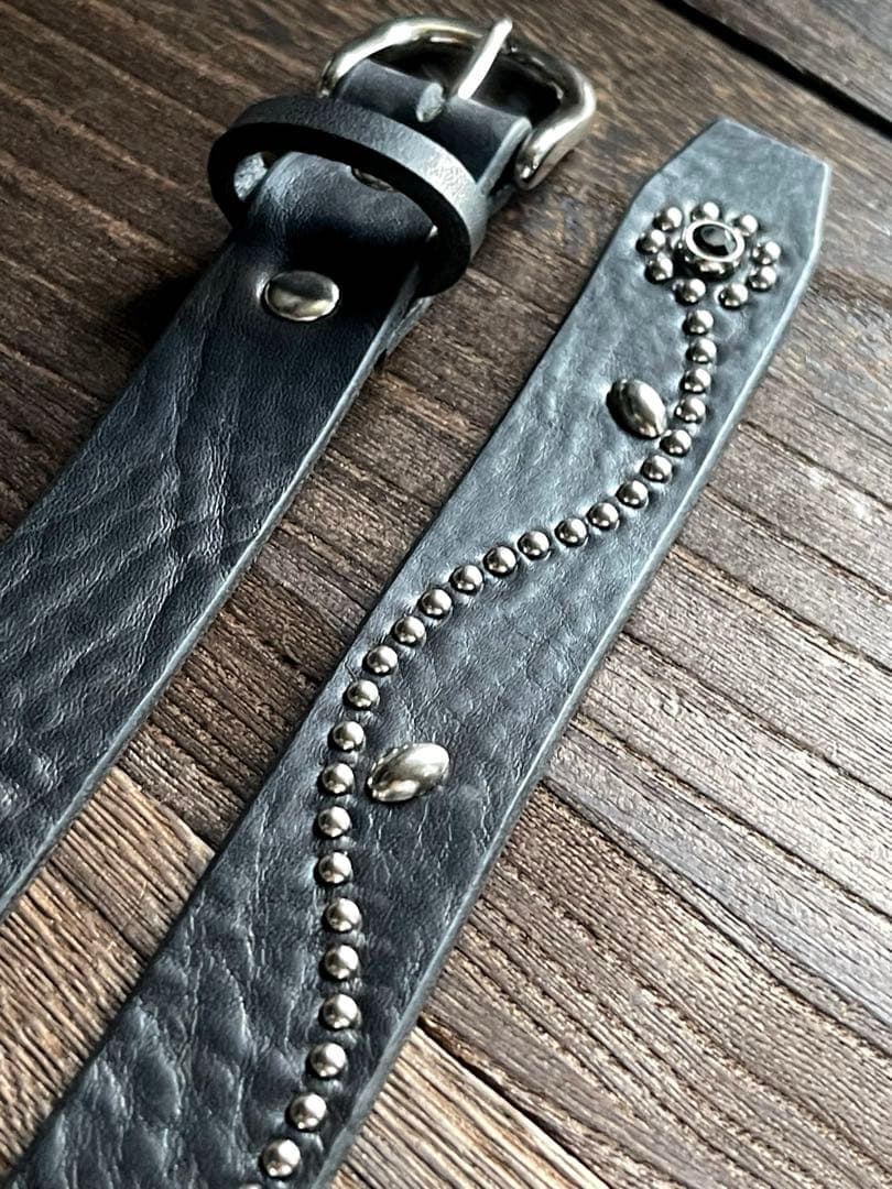 スタッズナローロングベルト　2.4cmシルバーシボ　フラワー　HTC CALEE