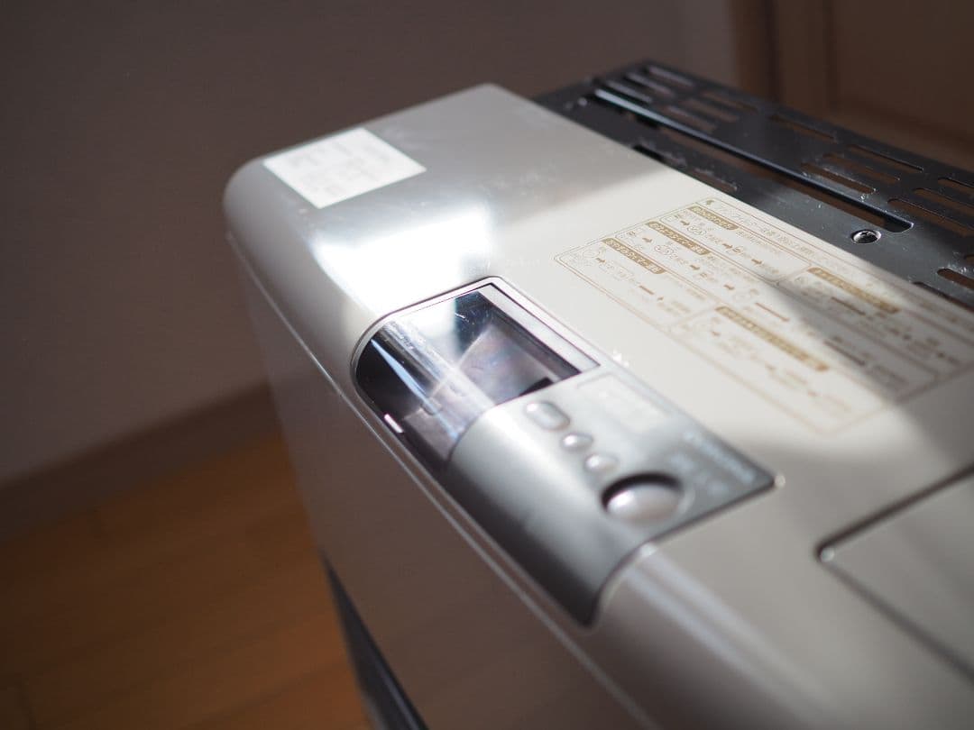 コロナFF式ストーブ　密閉式　カートリッジ式タンク