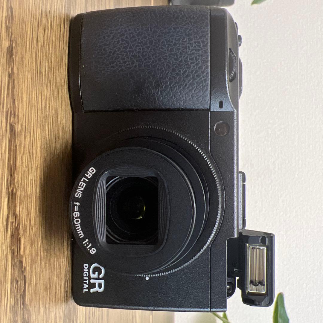 Ricoh GR DIGITAL IIIコンパクトデジタルカメラ