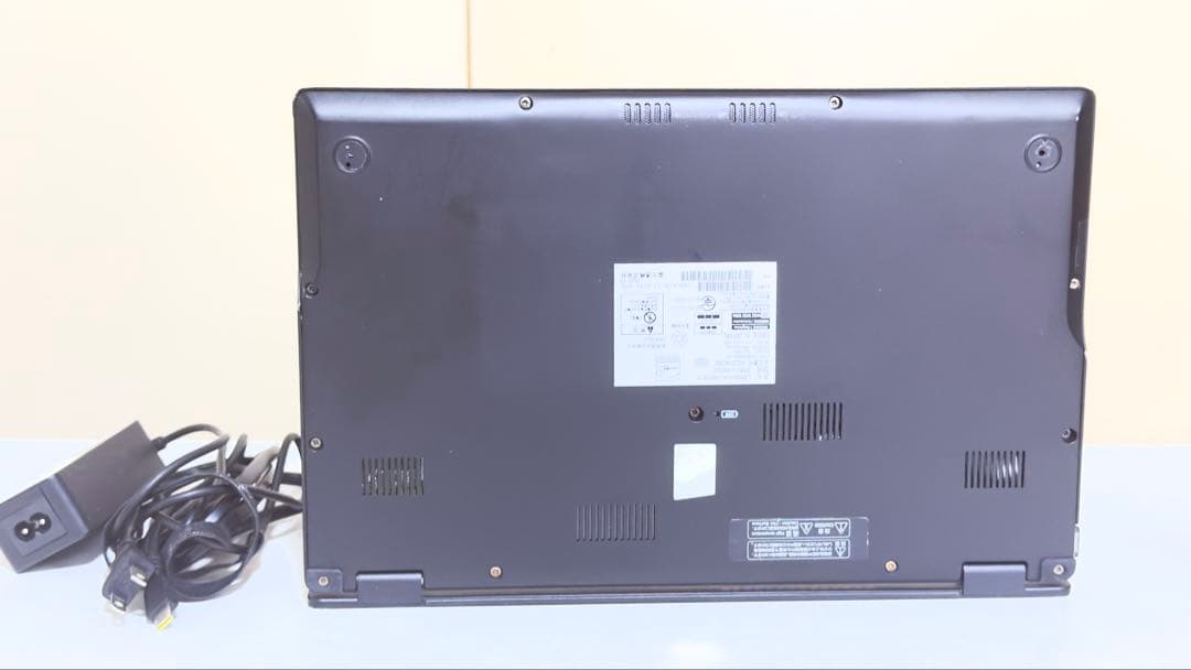 fujitsu U9312/K i5 1245U 8/256 13.3インチ