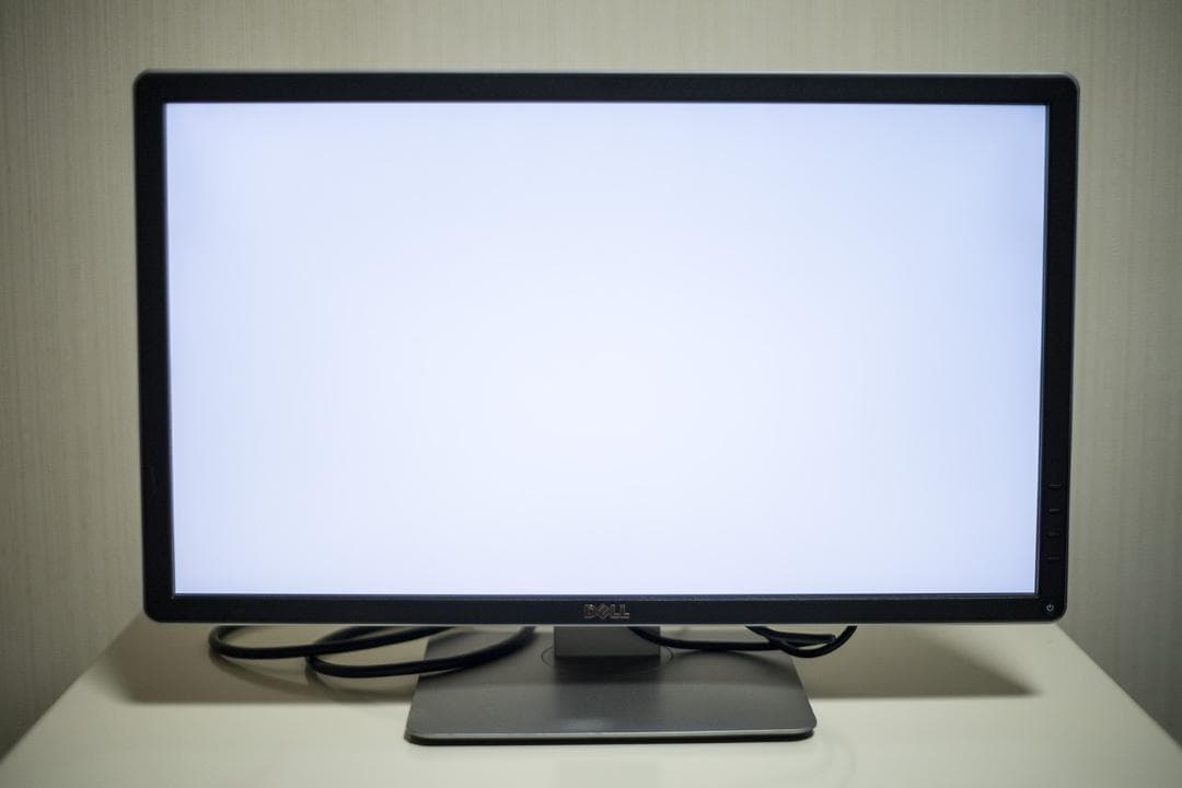 DELL P2415Q (23.8インチ IPS 4K) / 中古