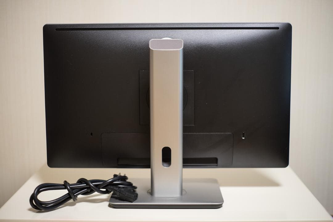 DELL P2415Q (23.8インチ IPS 4K) / 中古