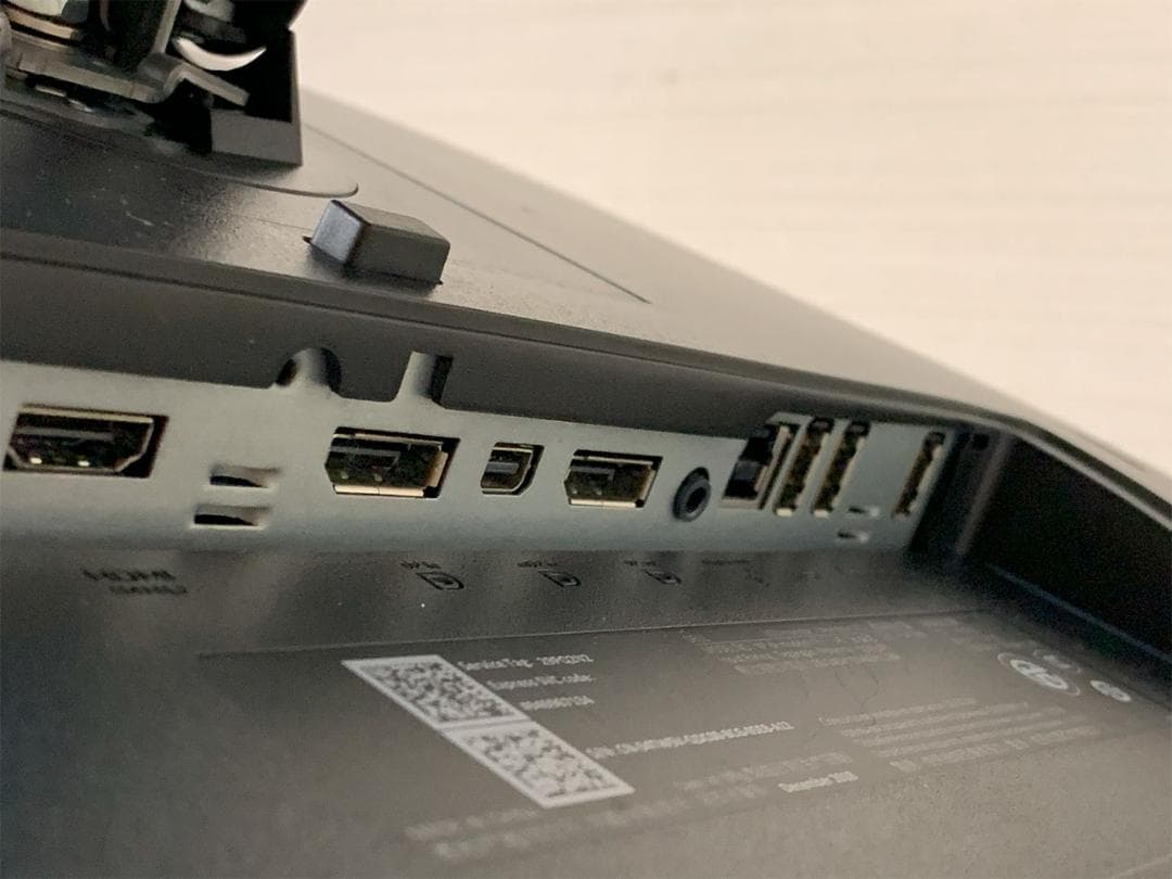 DELL P2415Q (23.8インチ IPS 4K) / 中古