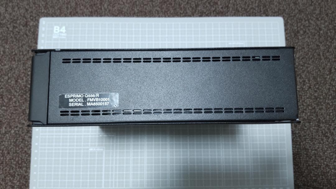 富士通 ESPRIMO Q556/R と Q556/P の２台