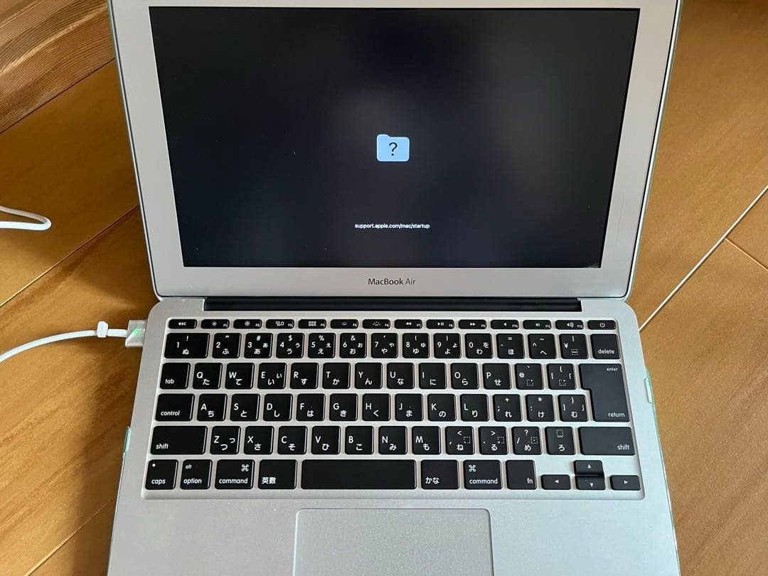 MacBook Air シルバー　11-inch, Early 2015