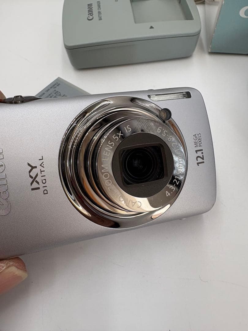 【美品】Canon IXY930IS デジタルカメラ シルバー