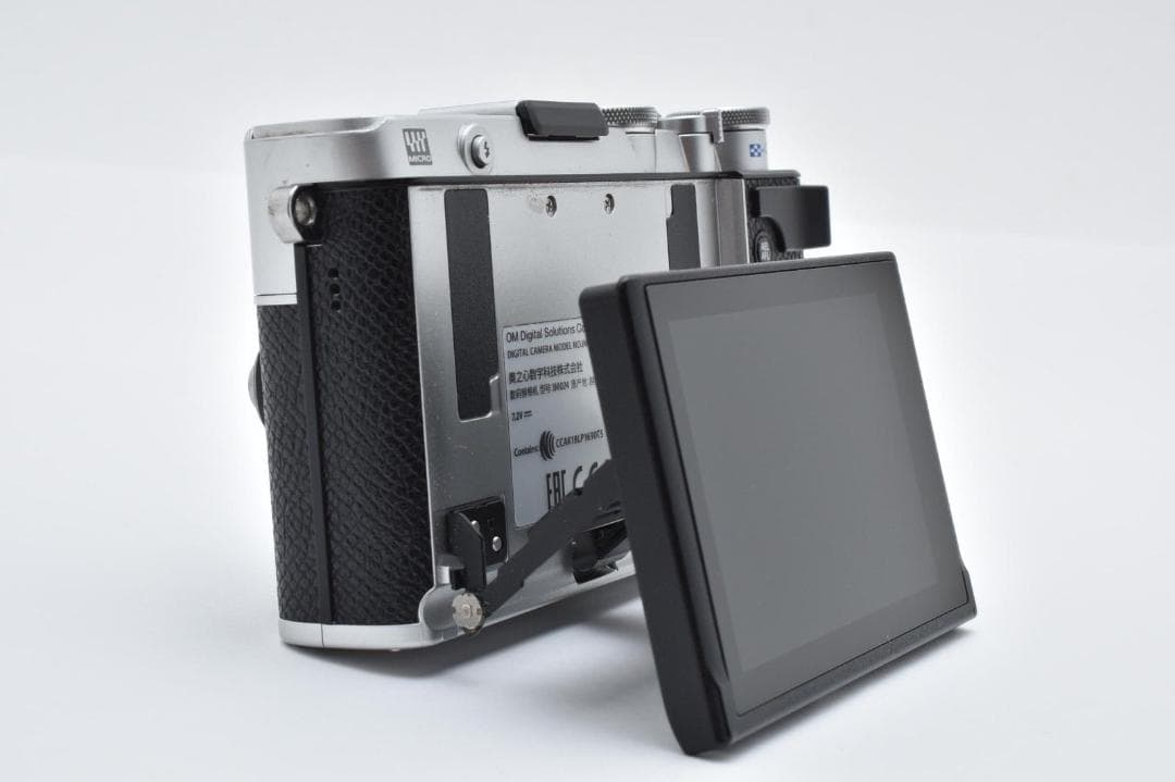 美品 OM SYSTEM PEN E-P7 ダブルズームキットショット数606回