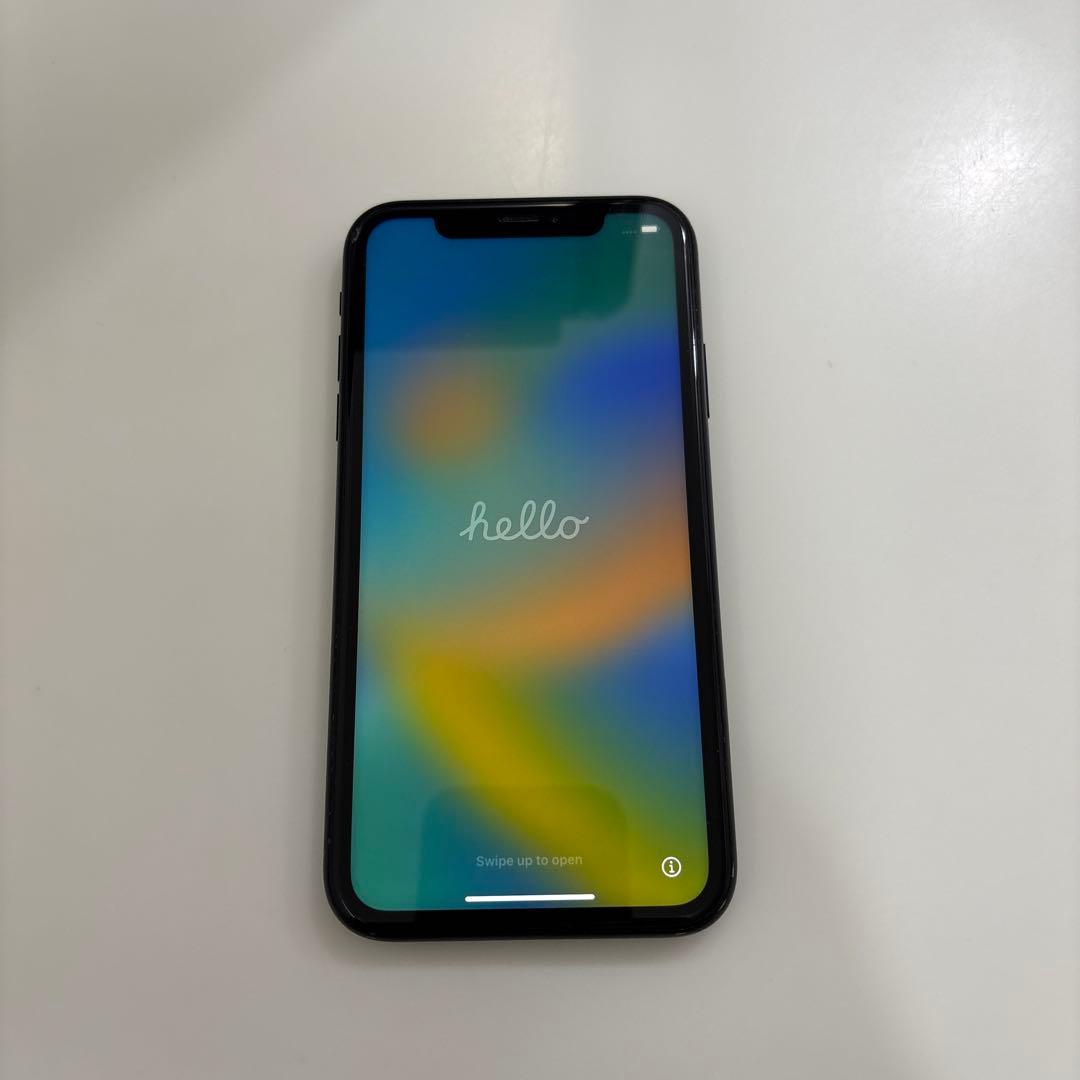 iPhone XR 裏にひび割れあり