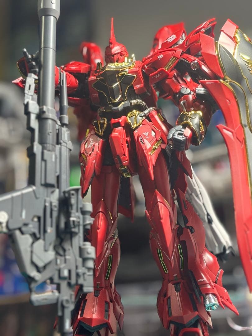S*i様 海外製プラモデル　真紅の三倍速 MGシナンジュ似
