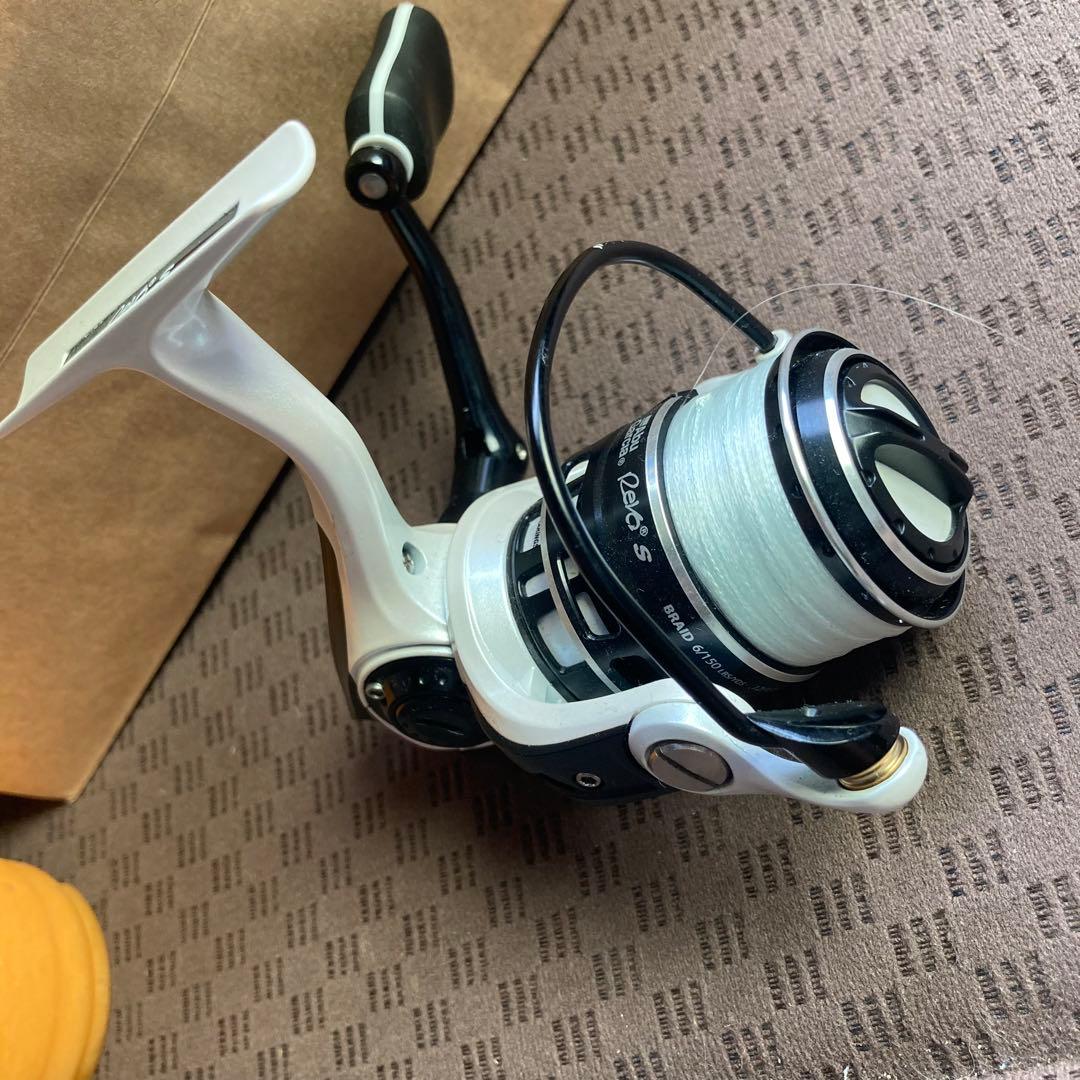m*o様 Abu Garcia Revo S スピニングリール REVO2S40