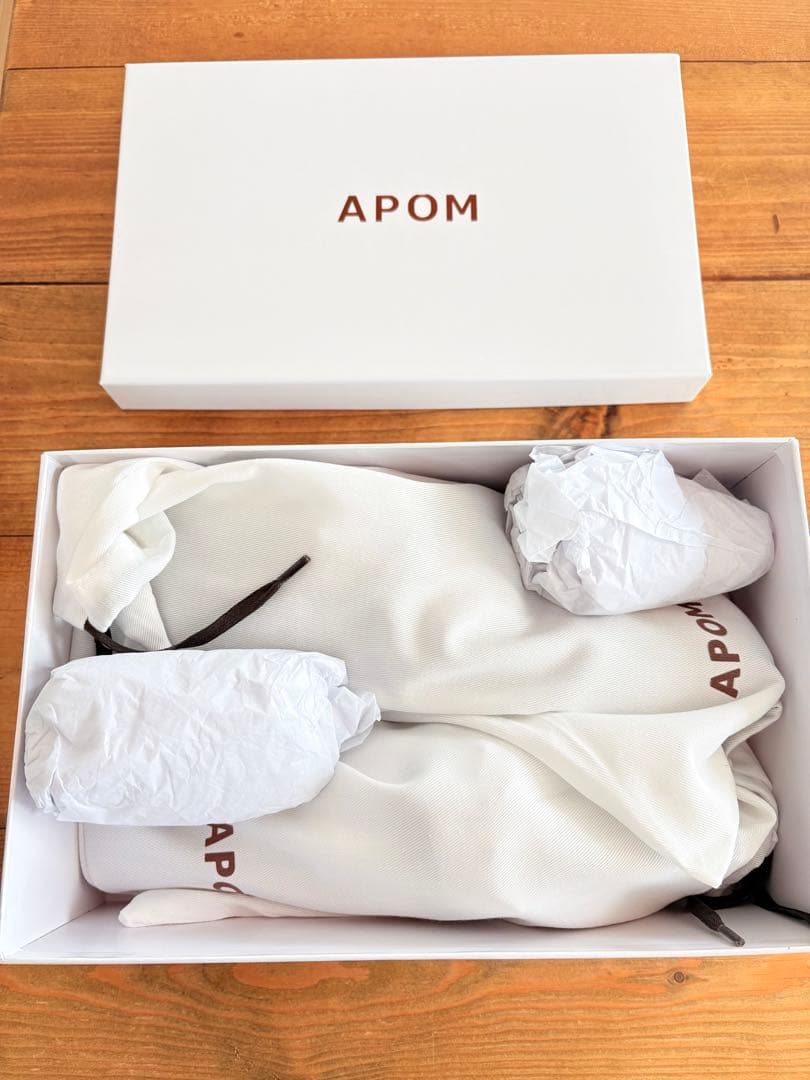 APOM / オブリークトゥメリージェーン「ストラップシューズ」