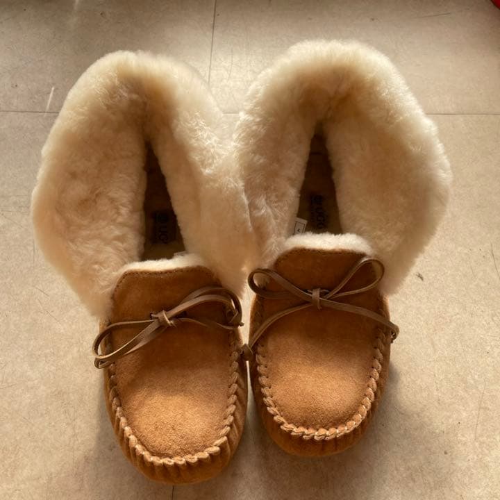 UGG モカシン ダコタ　靴