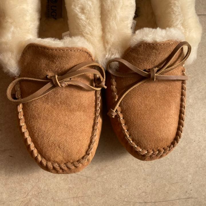 UGG モカシン ダコタ　靴