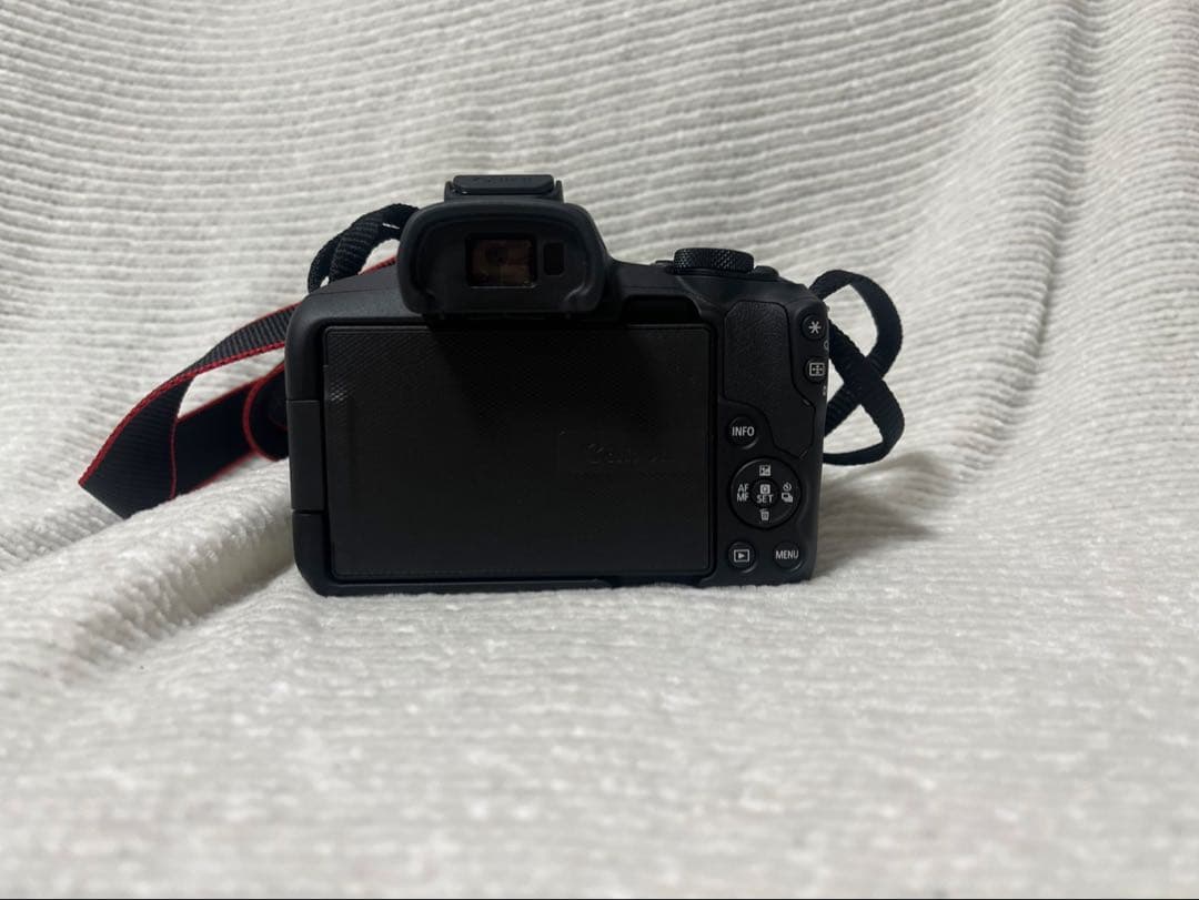 Canon ミラーレス一眼カメラ EOS R50 (ブラック)