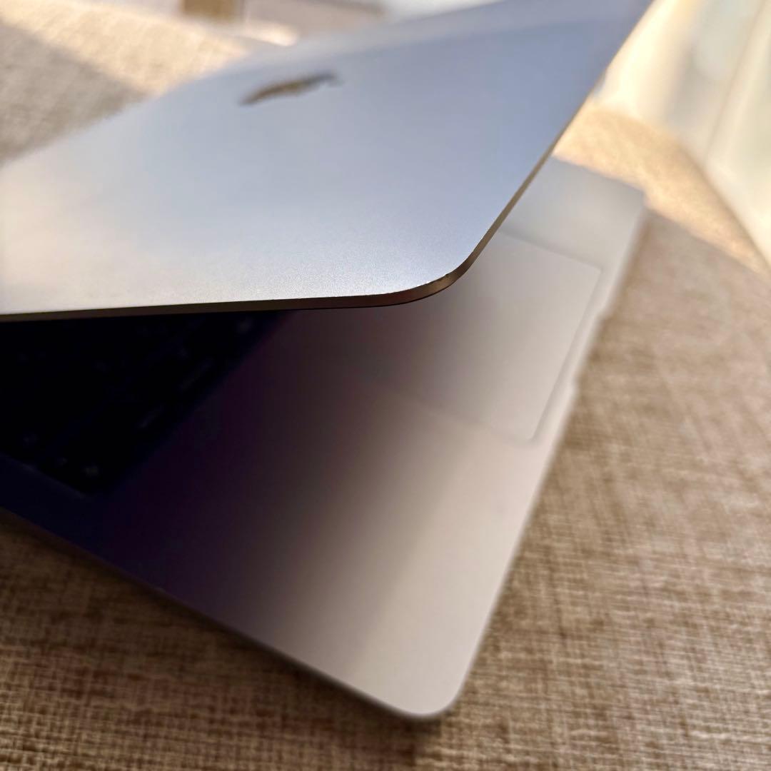 MacBook本体 Apple MacBook Air M1 MGN63J/A