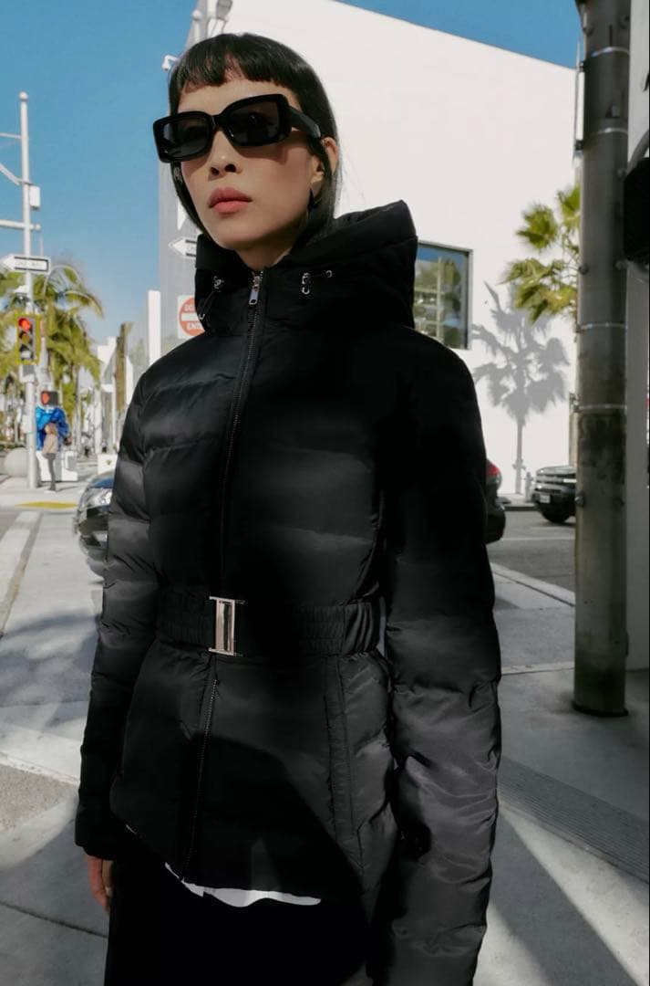 zara 2026年製 スリムフィットショートアノラック　ダウン