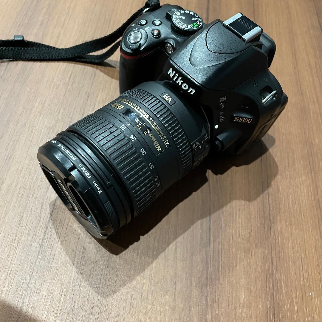 NIKON D5100 16-85mmズームレンズ 保護レンズ予備バッテリー付き