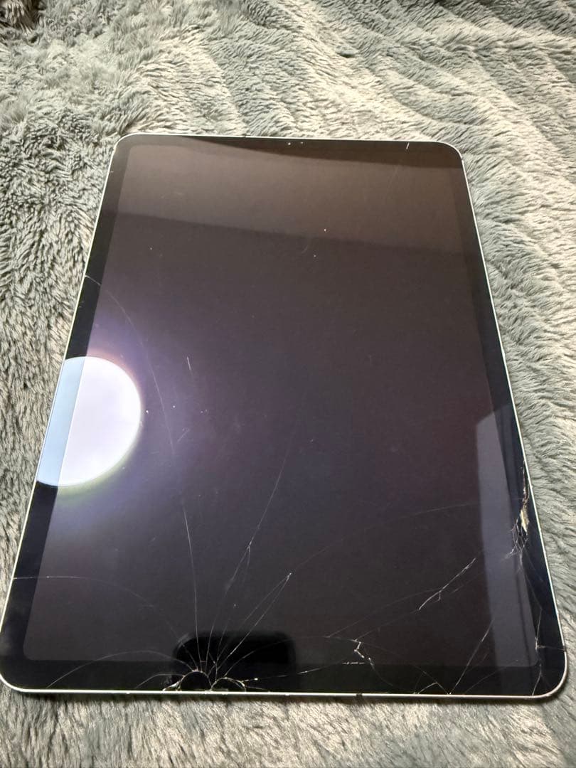 限定値引きiPad Pro(11インチ)Cellular本体 画面にひびあり
