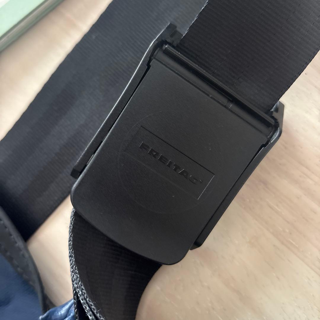 FREITAG メッセンジャーバッグ ネイビー