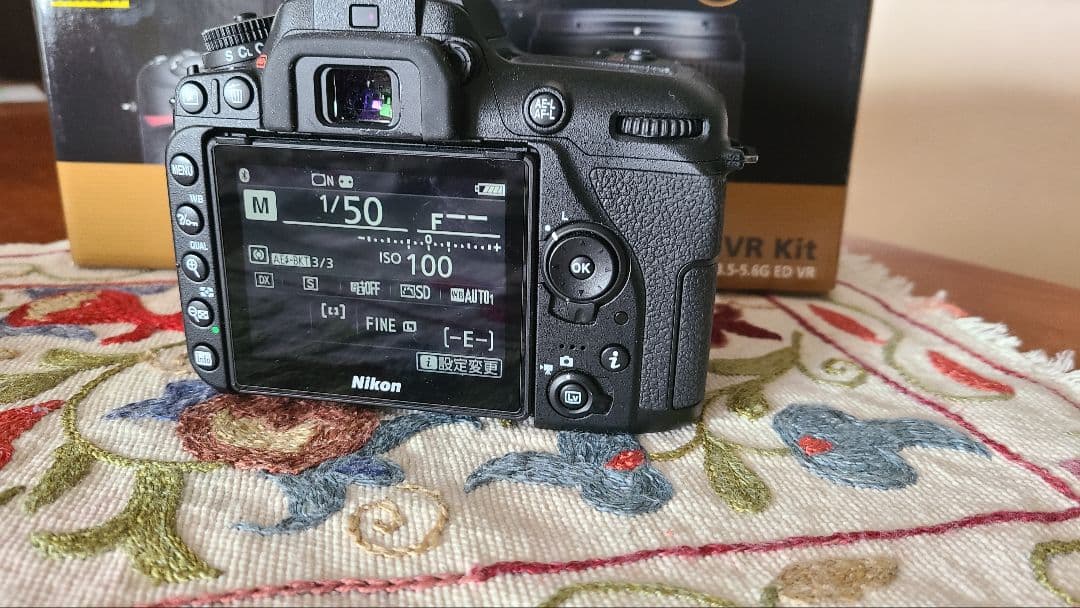 Nikon d7500 18-140 シャッター1053回