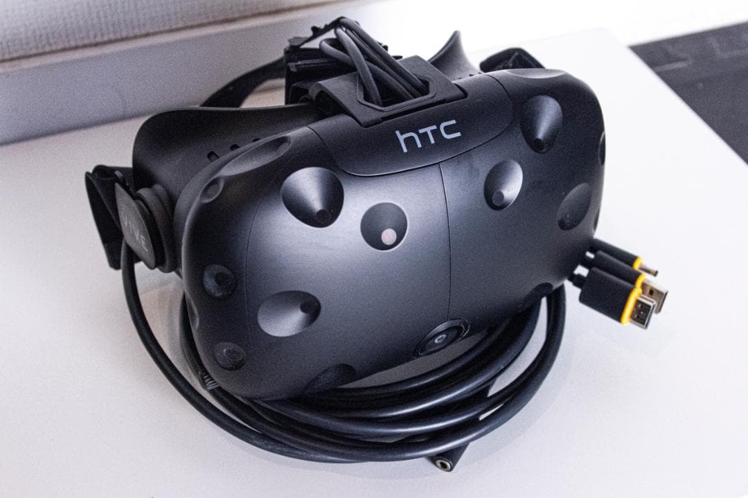 HTC VIVE CE ヘッドマウントディスプレイ/コントローラーセット