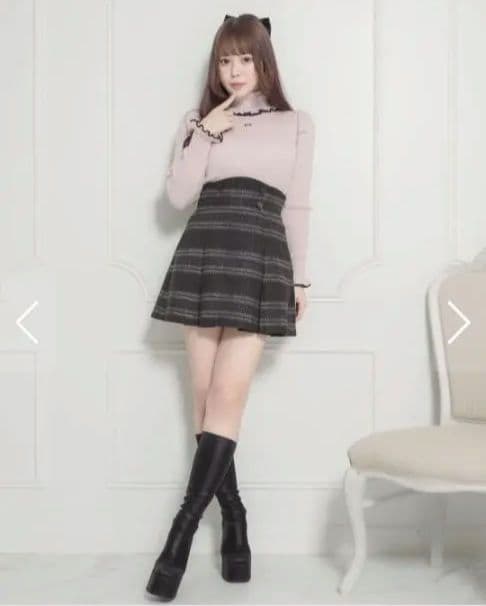 フリルリボン刺繍ハイネックニット　pium 新品タグ付き　pink