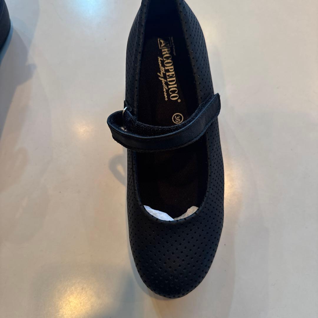 アルコペディコ 黒 パンプス 36定価15,180-