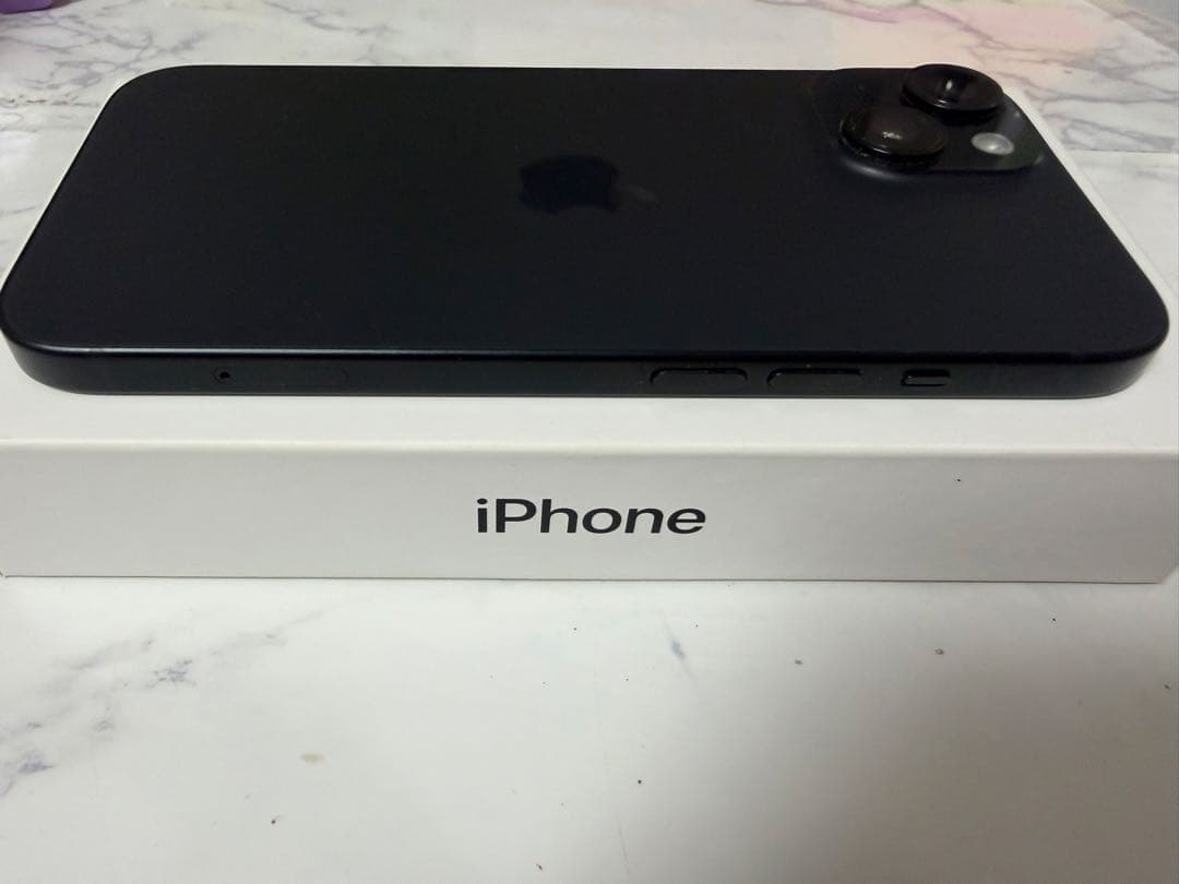 『美品』iPhone15 256GB ブラック SIMフリー